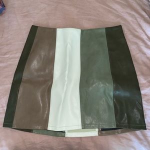NWT VEGAN LEATHER COLORBLOCK MINI SKIRT